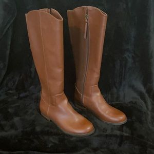 Brown Boots never worn